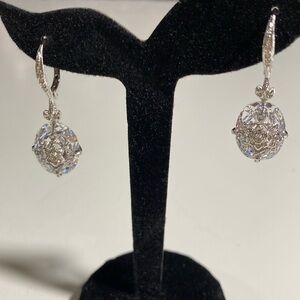 HERKIMER MINES “DIAMOND “ QUARTZ
SILVER TONE LEVER BACK EARRINGS